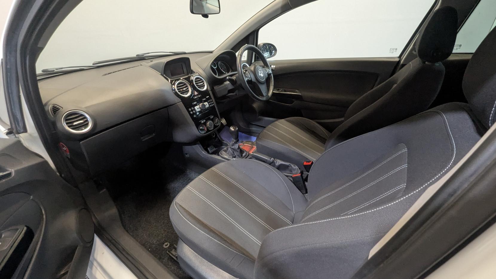 Vauxhall Corsa 1.2 16V Limited Edition Hatchback 3dr Petrol Manual Euro 5 (85 ps)