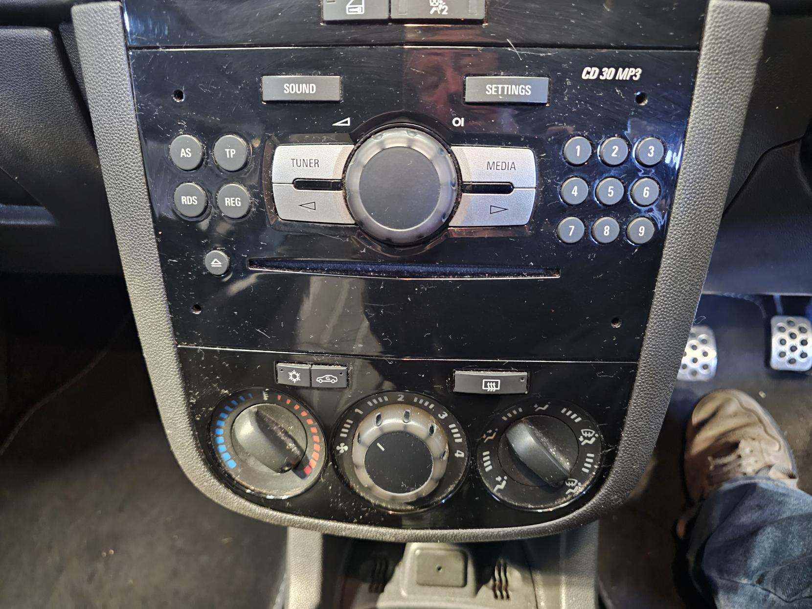 Vauxhall Corsa 1.2 16V Limited Edition Hatchback 3dr Petrol Manual Euro 5 (85 ps)