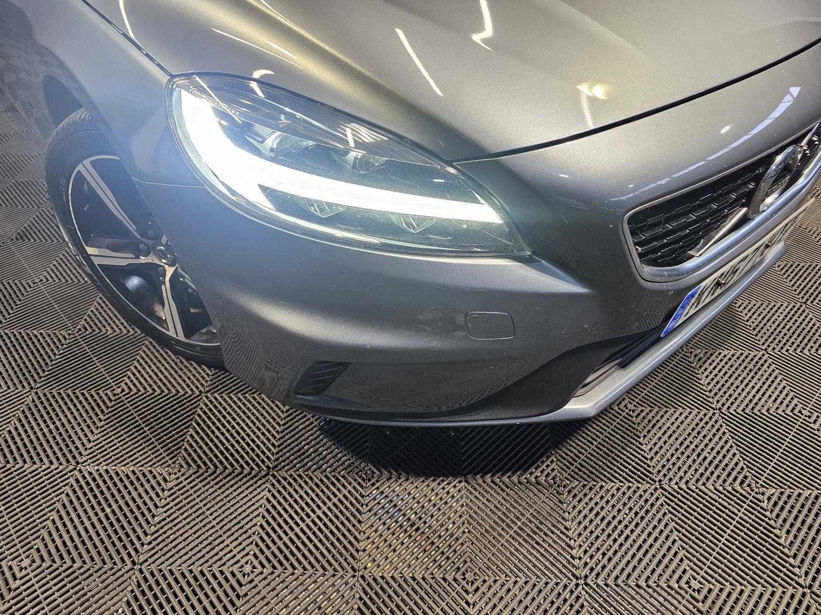 Volvo V40 2.0 D2 R-Design Nav Plus Hatchback 5dr Diesel Manual Euro 6 (s/s) (120 ps)