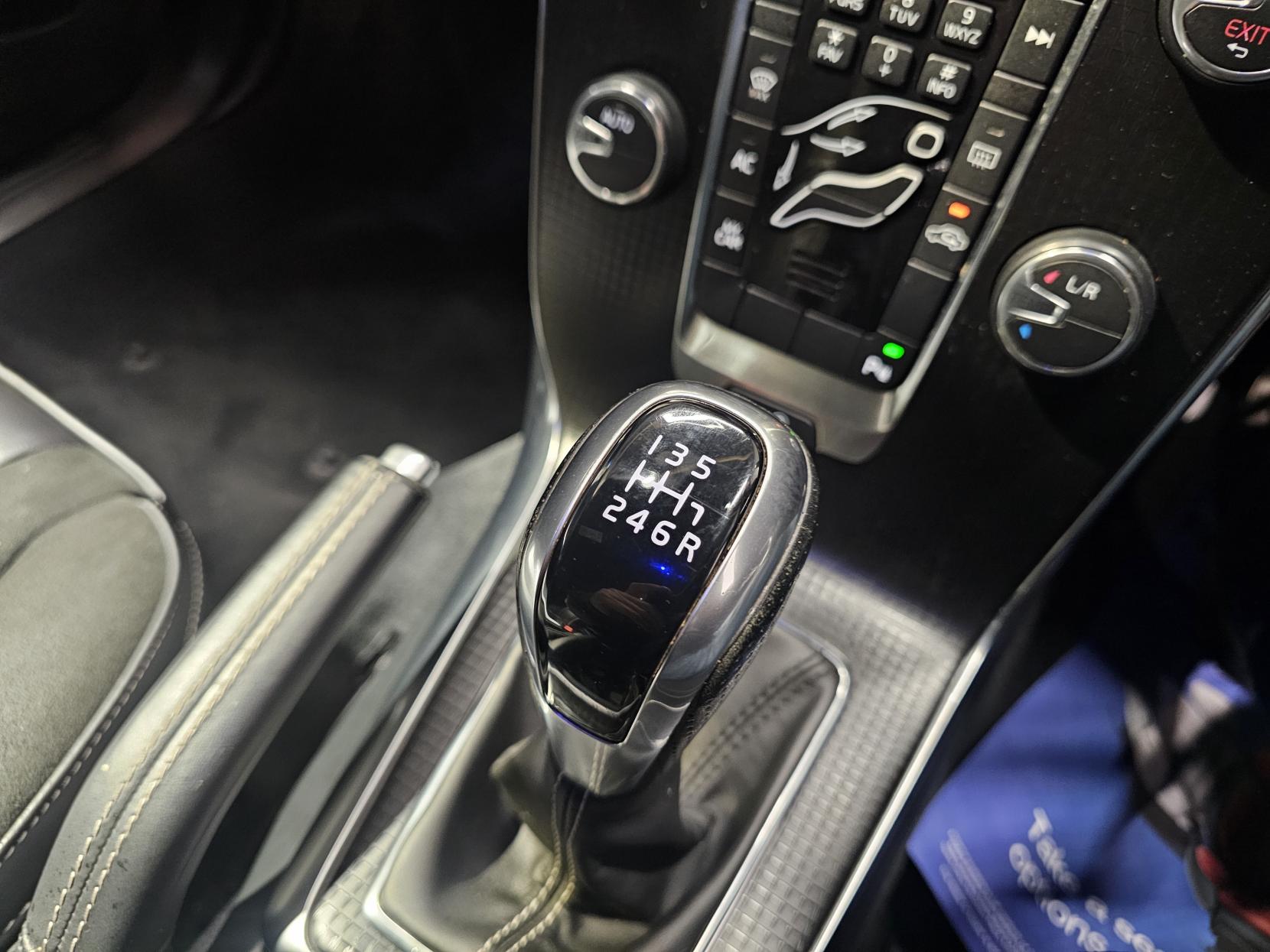 Volvo V40 2.0 D2 R-Design Nav Plus Hatchback 5dr Diesel Manual Euro 6 (s/s) (120 ps)