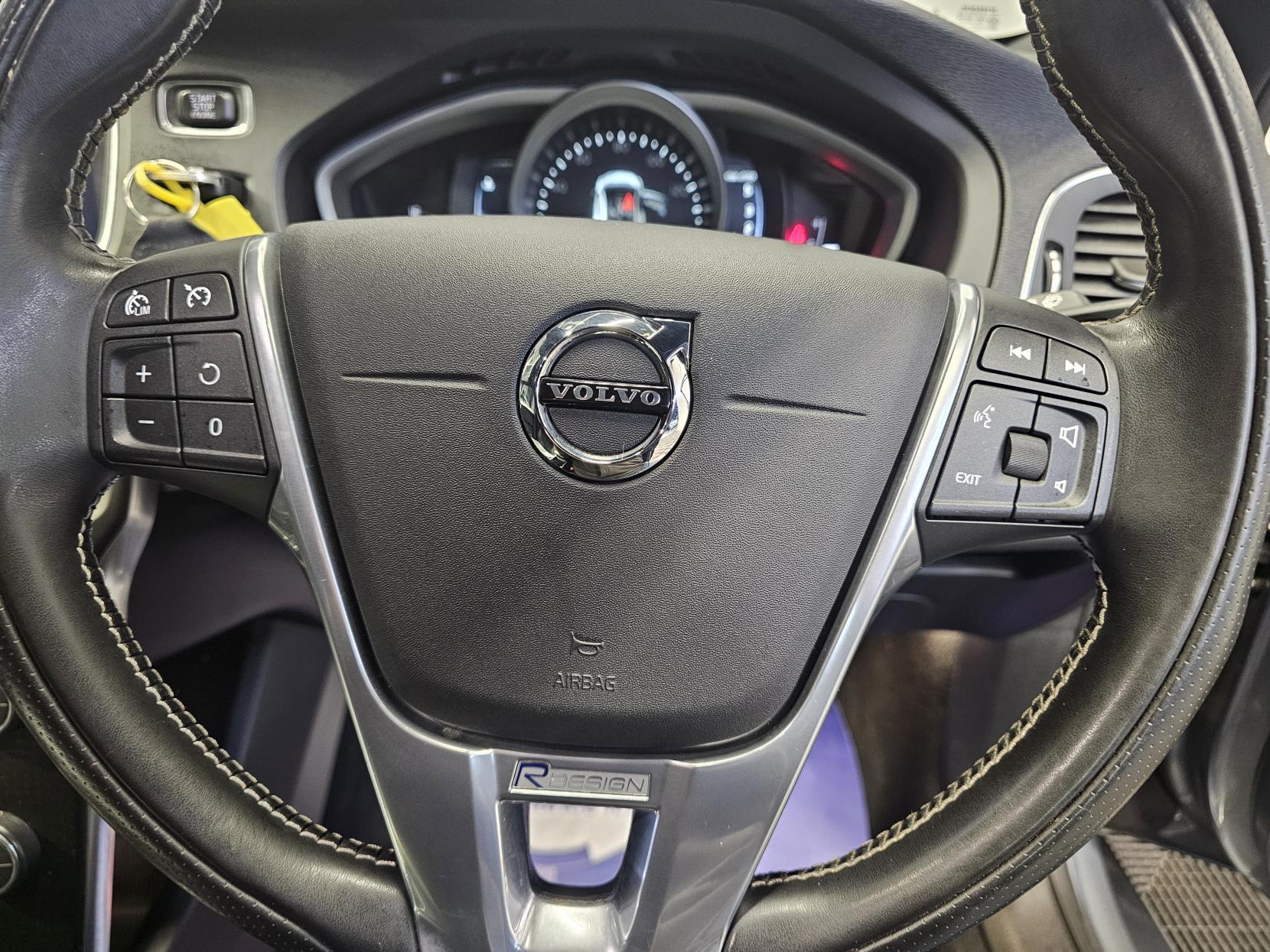 Volvo V40 2.0 D2 R-Design Nav Plus Hatchback 5dr Diesel Manual Euro 6 (s/s) (120 ps)