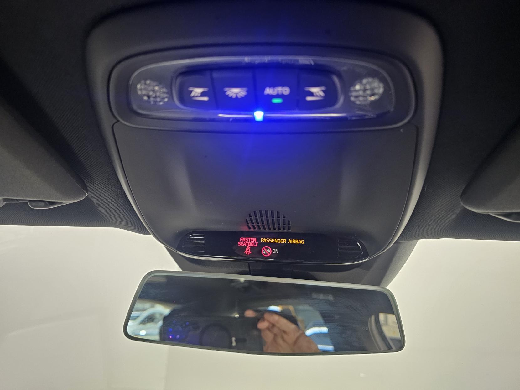 Volvo V40 2.0 D2 R-Design Nav Plus Hatchback 5dr Diesel Manual Euro 6 (s/s) (120 ps)