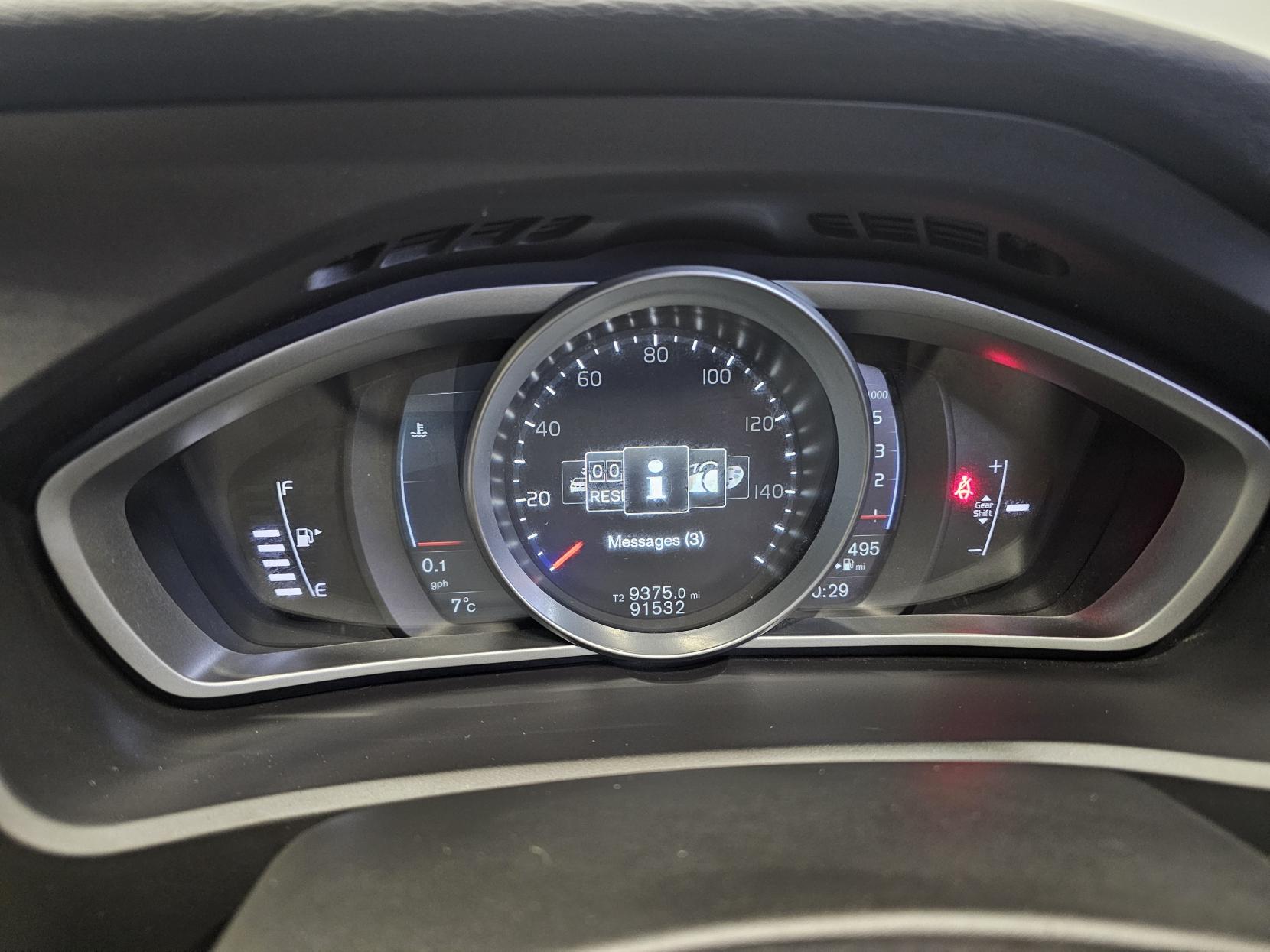 Volvo V40 2.0 D2 R-Design Nav Plus Hatchback 5dr Diesel Manual Euro 6 (s/s) (120 ps)