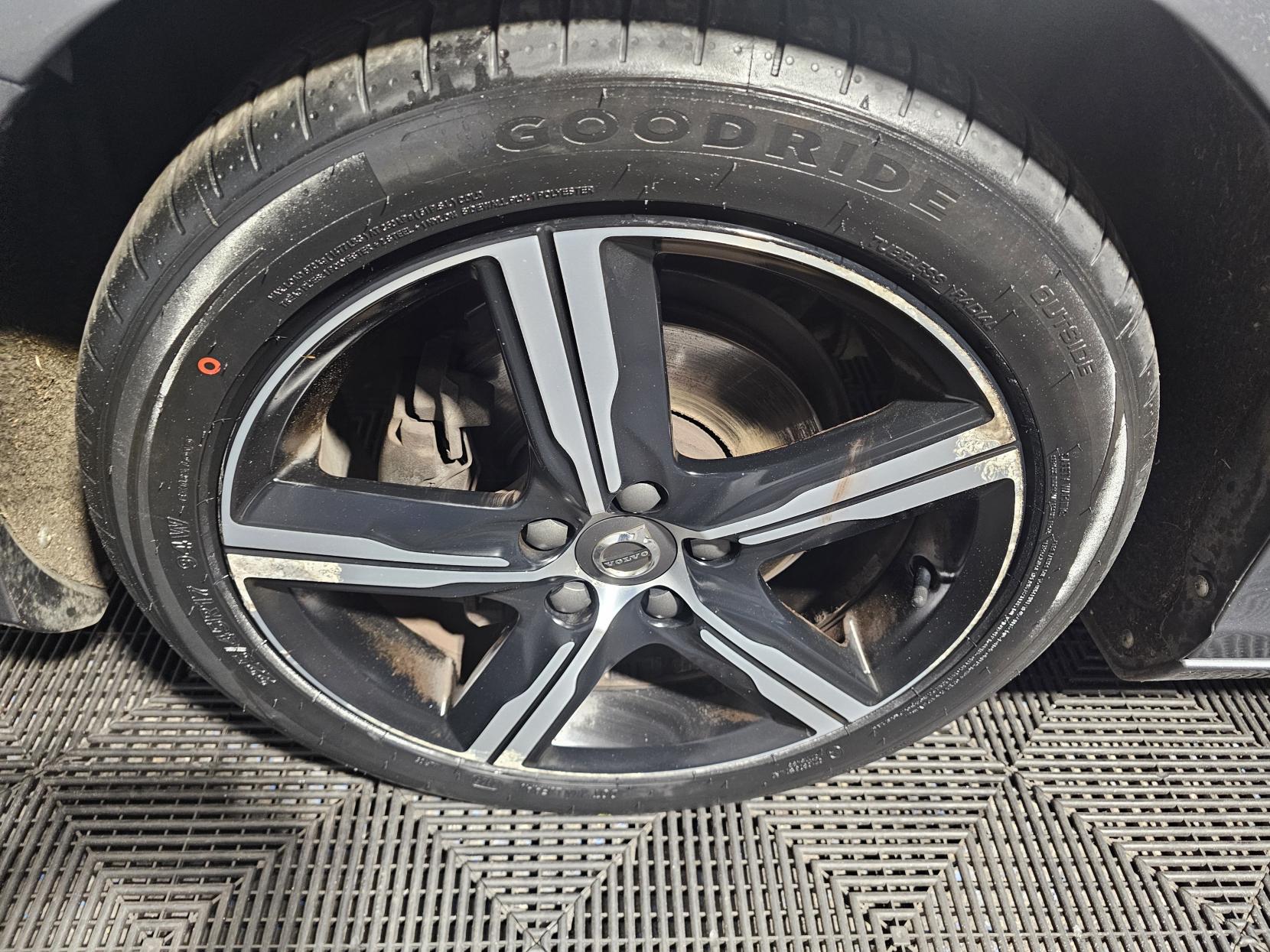 Volvo V40 2.0 D2 R-Design Nav Plus Hatchback 5dr Diesel Manual Euro 6 (s/s) (120 ps)