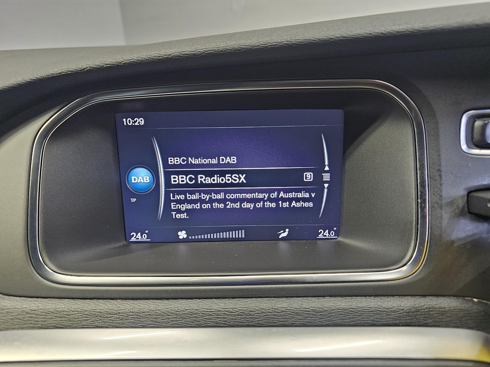 Volvo V40 2.0 D2 R-Design Nav Plus Hatchback 5dr Diesel Manual Euro 6 (s/s) (120 ps)