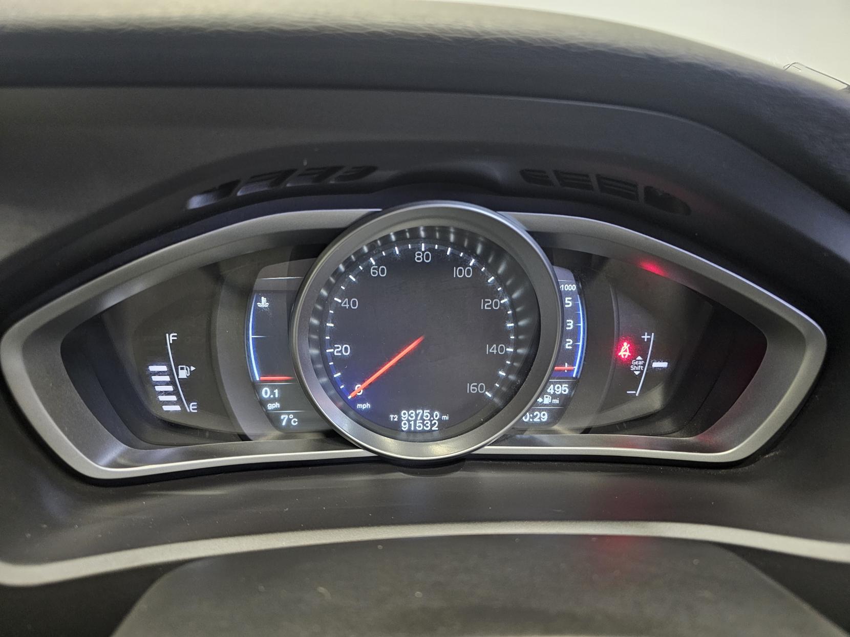 Volvo V40 2.0 D2 R-Design Nav Plus Hatchback 5dr Diesel Manual Euro 6 (s/s) (120 ps)