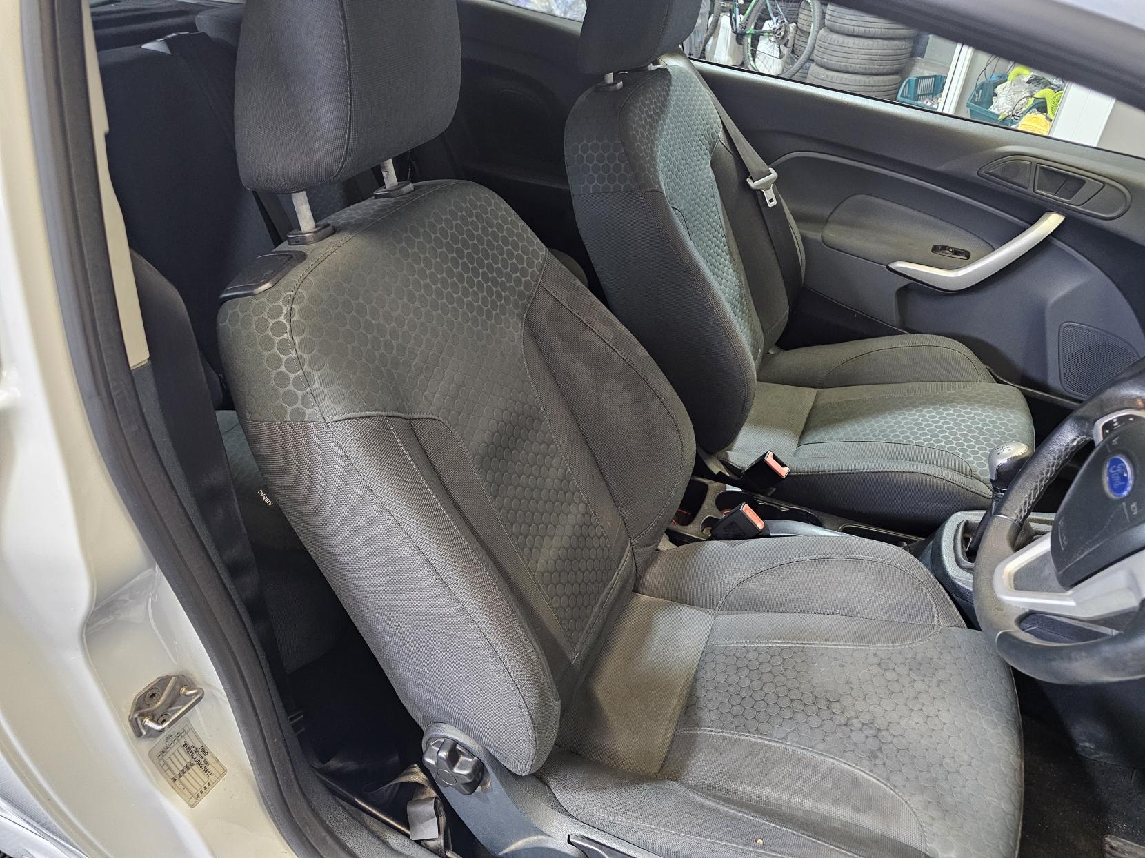 Ford Fiesta 1.6 Zetec S Hatchback 3dr Petrol Manual (134 g/km, 118 bhp)