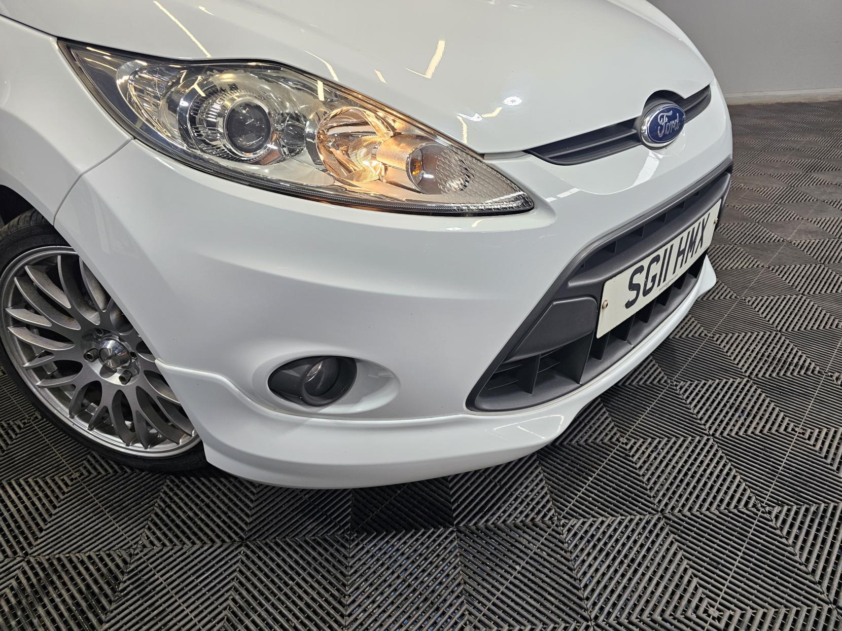 Ford Fiesta 1.6 Zetec S Hatchback 3dr Petrol Manual (134 g/km, 118 bhp)