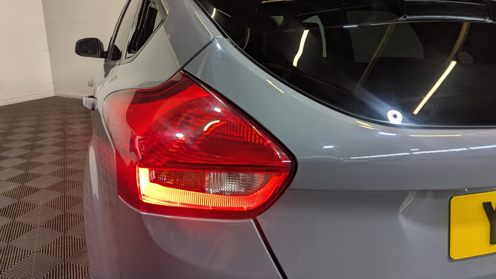 Ford Focus 2.0 TDCi ST-3 Hatchback 5dr Diesel Manual Euro 6 (s/s) (185 ps)
