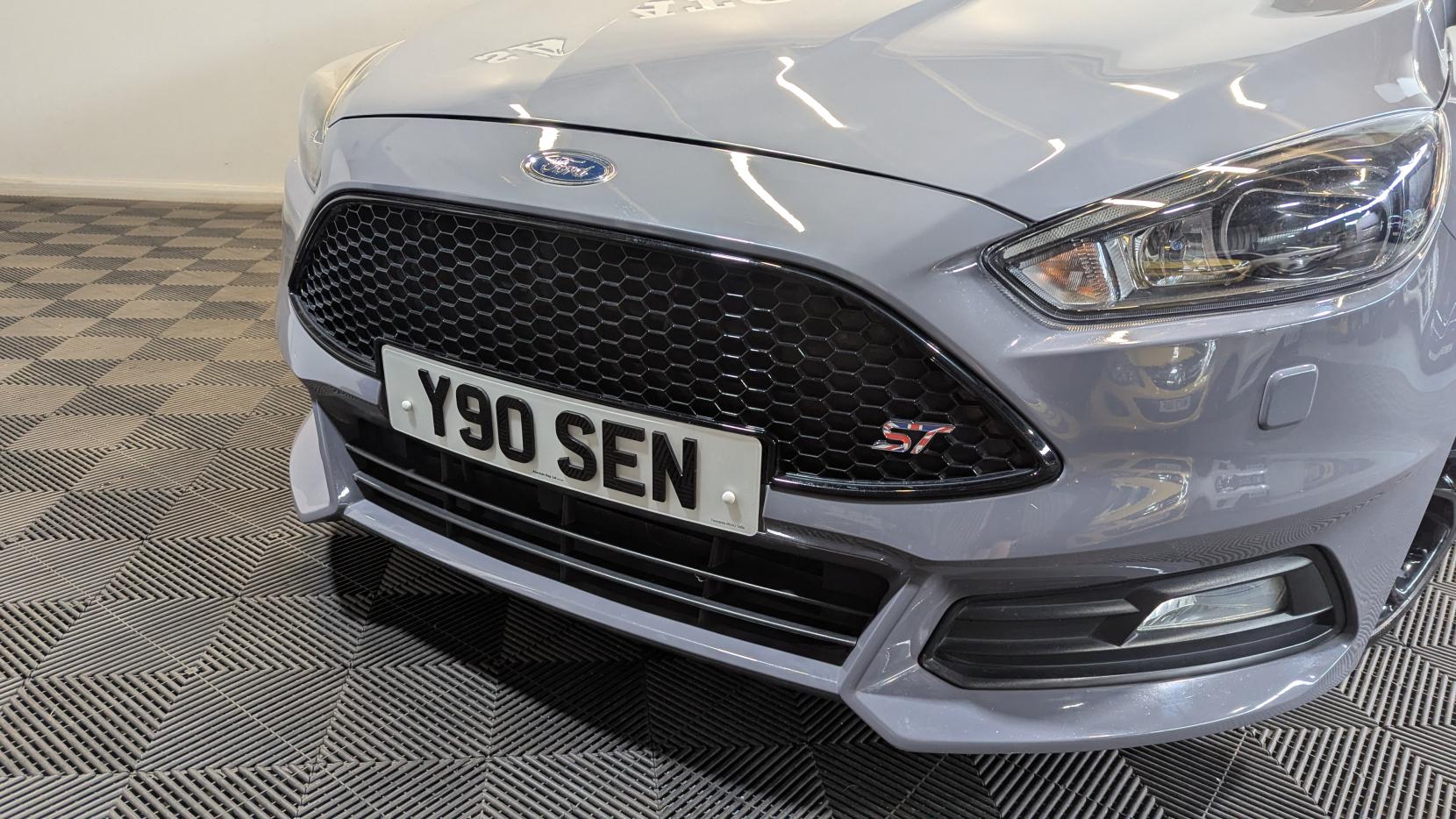 Ford Focus 2.0 TDCi ST-3 Hatchback 5dr Diesel Manual Euro 6 (s/s) (185 ps)
