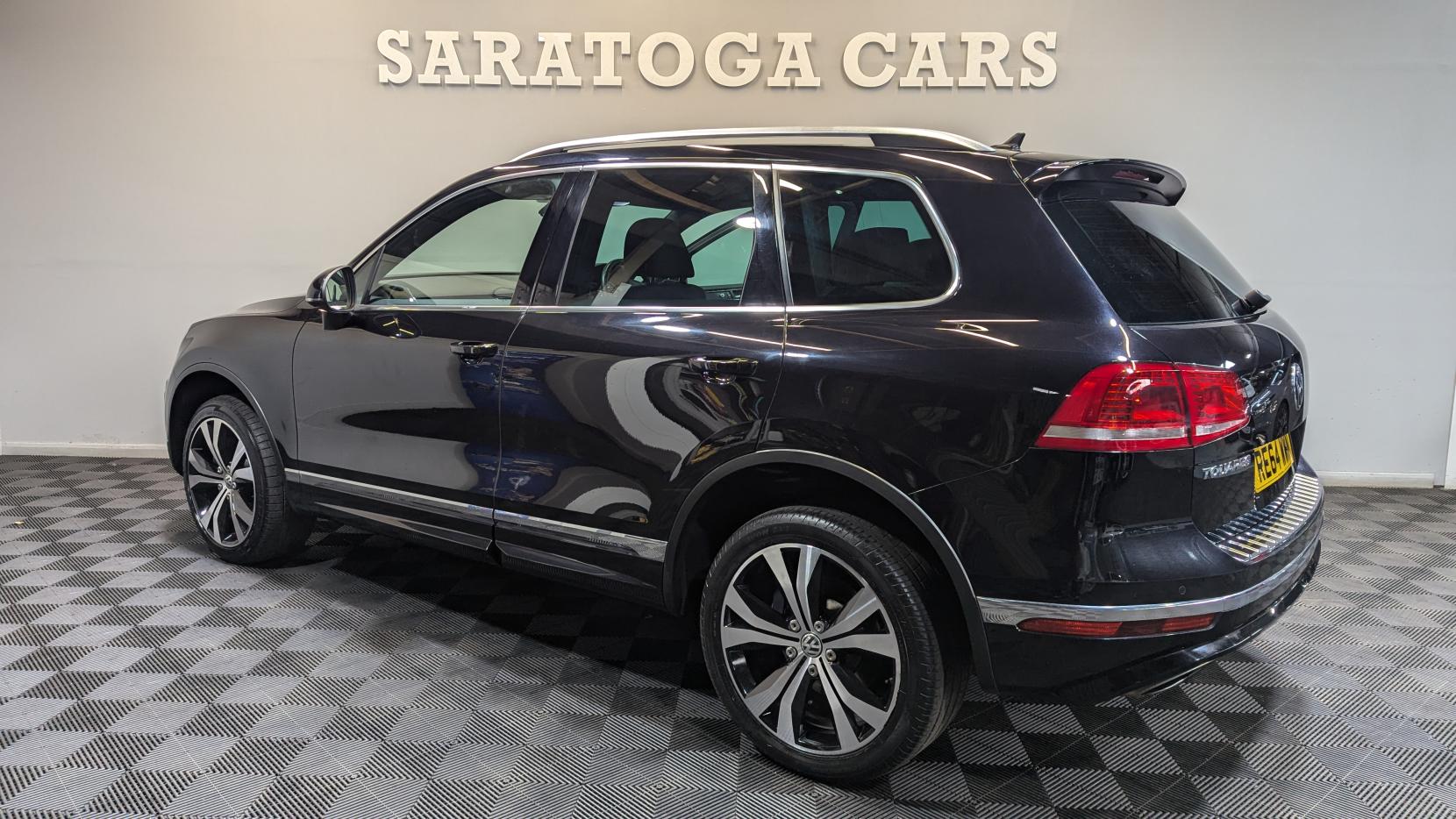 Volkswagen Touareg 3.0 TDI V6 BlueMotion Tech R-Line SUV 5dr Diesel Tiptronic 4WD Euro 6 (s/s) (262 ps)