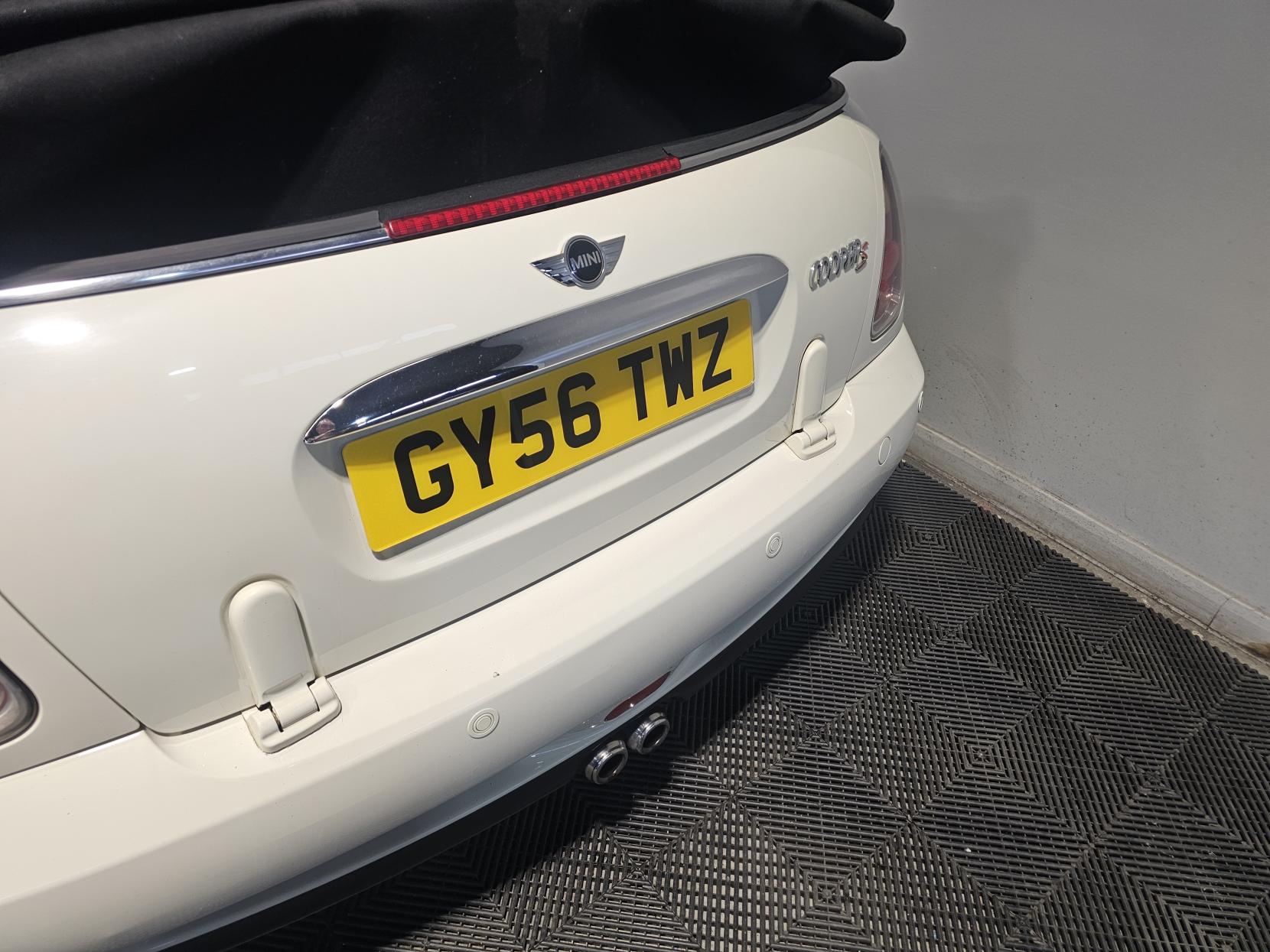 MINI Convertible 1.6 Cooper S Convertible 2dr Petrol Manual Euro 4 (163 bhp)