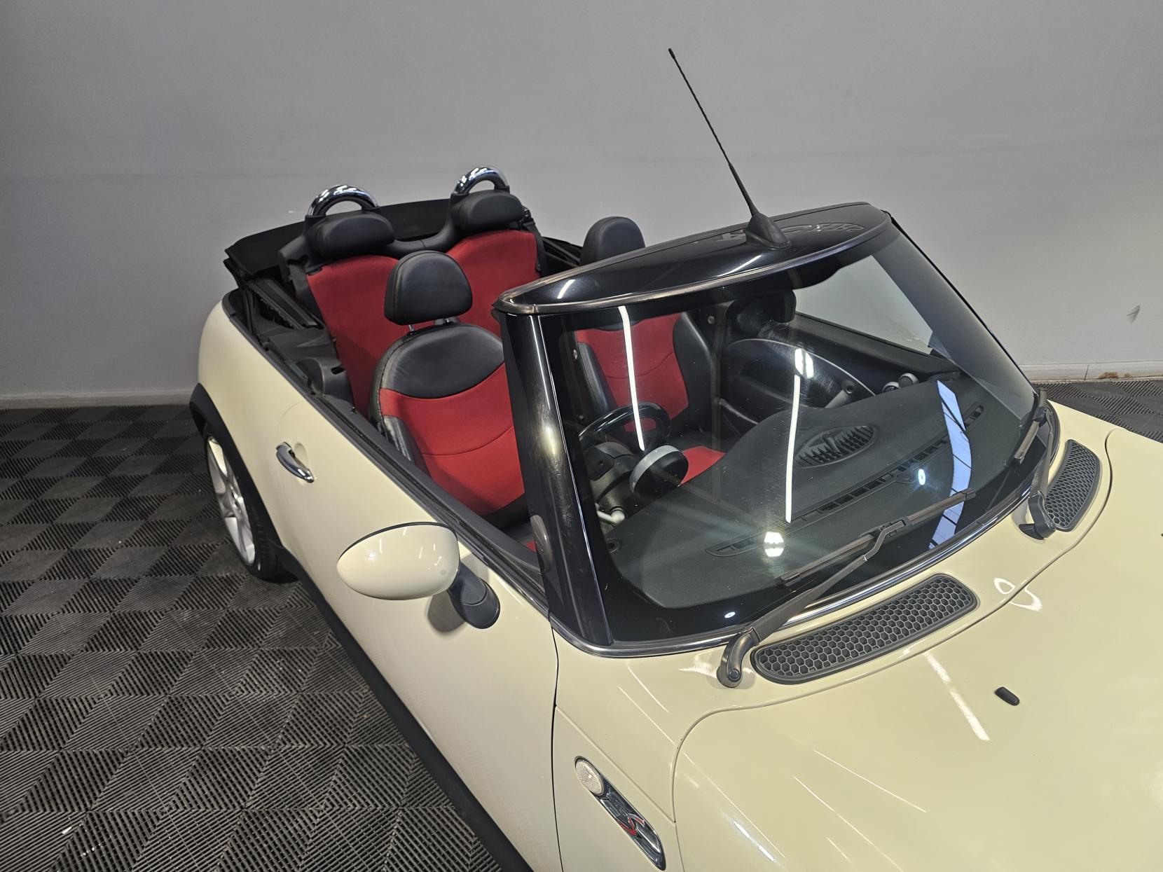 MINI Convertible 1.6 Cooper S Convertible 2dr Petrol Manual Euro 4 (163 bhp)