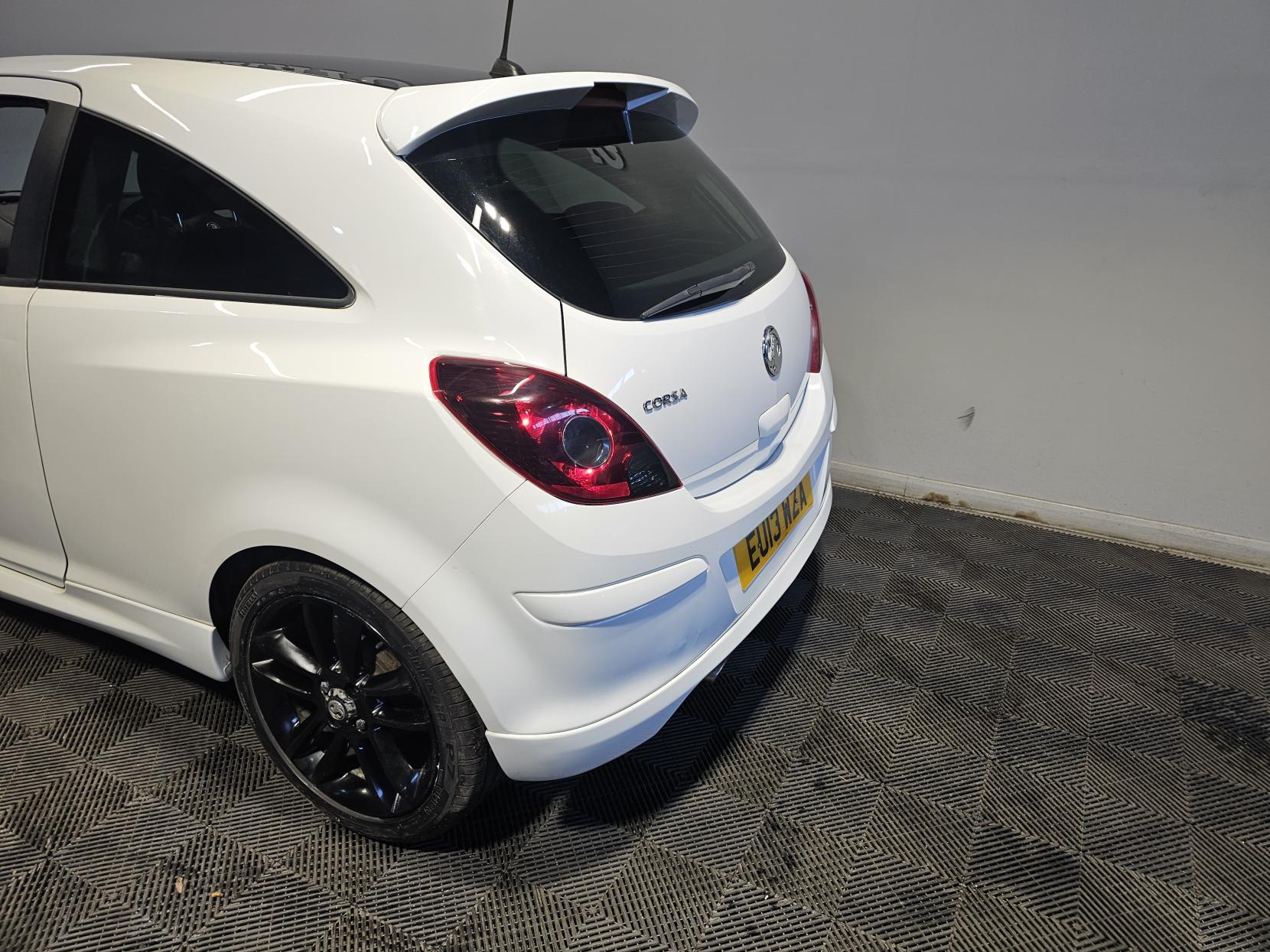 Vauxhall Corsa 1.2 16V Limited Edition Hatchback 3dr Petrol Manual Euro 5 (85 ps)