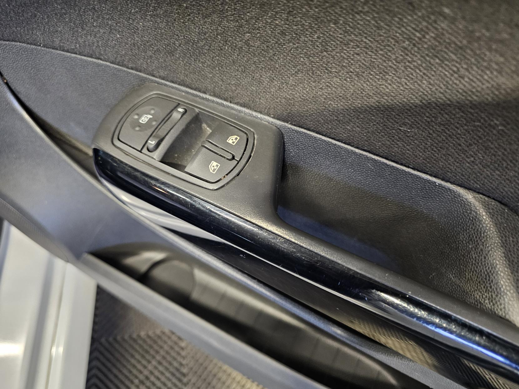 Vauxhall Corsa 1.2 16V Limited Edition Hatchback 3dr Petrol Manual Euro 5 (85 ps)