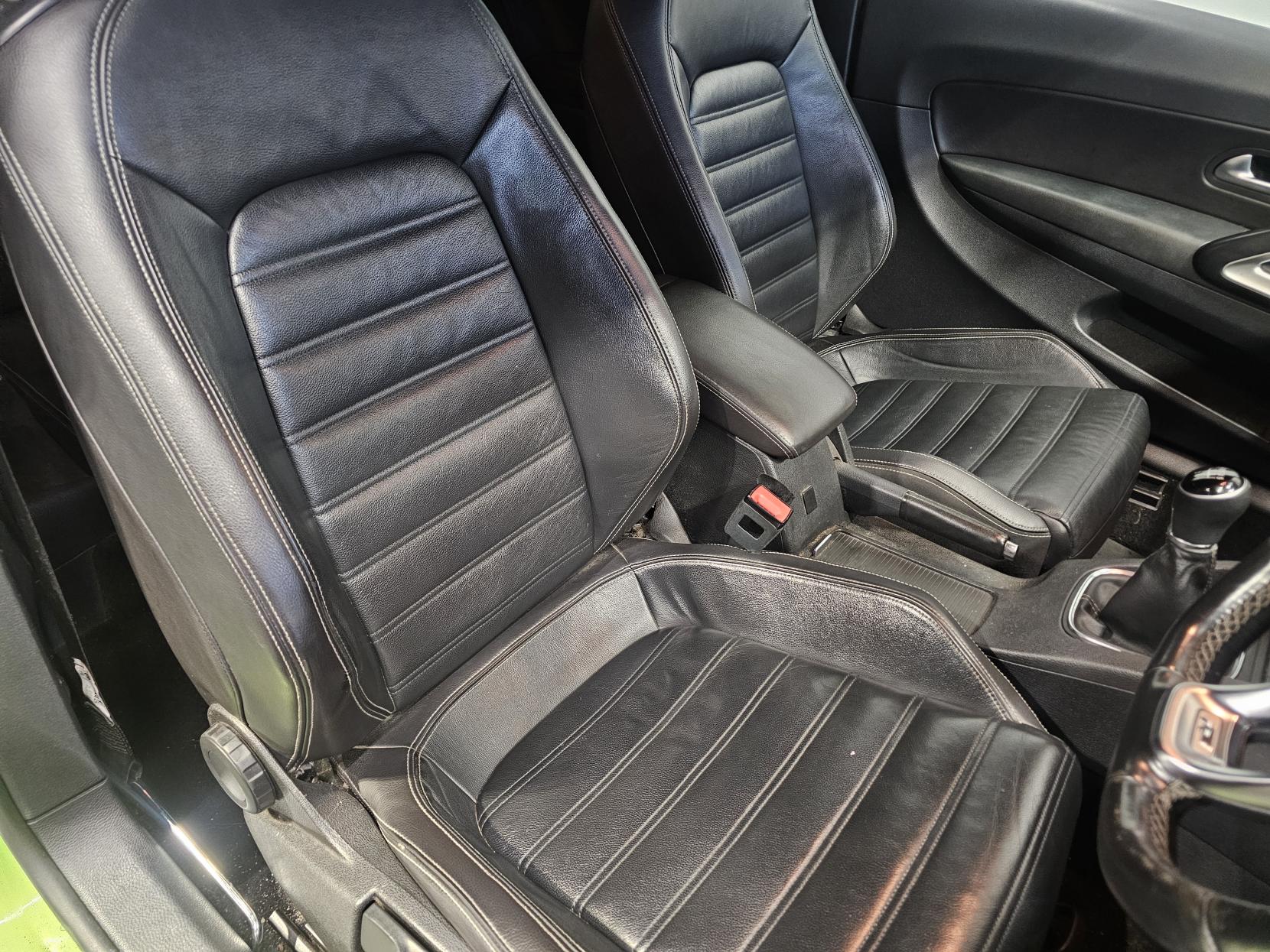 Volkswagen Scirocco 2.0 TDI BlueMotion Tech R-Line Hatchback 3dr Diesel Manual Euro 6 (s/s) (150 ps)