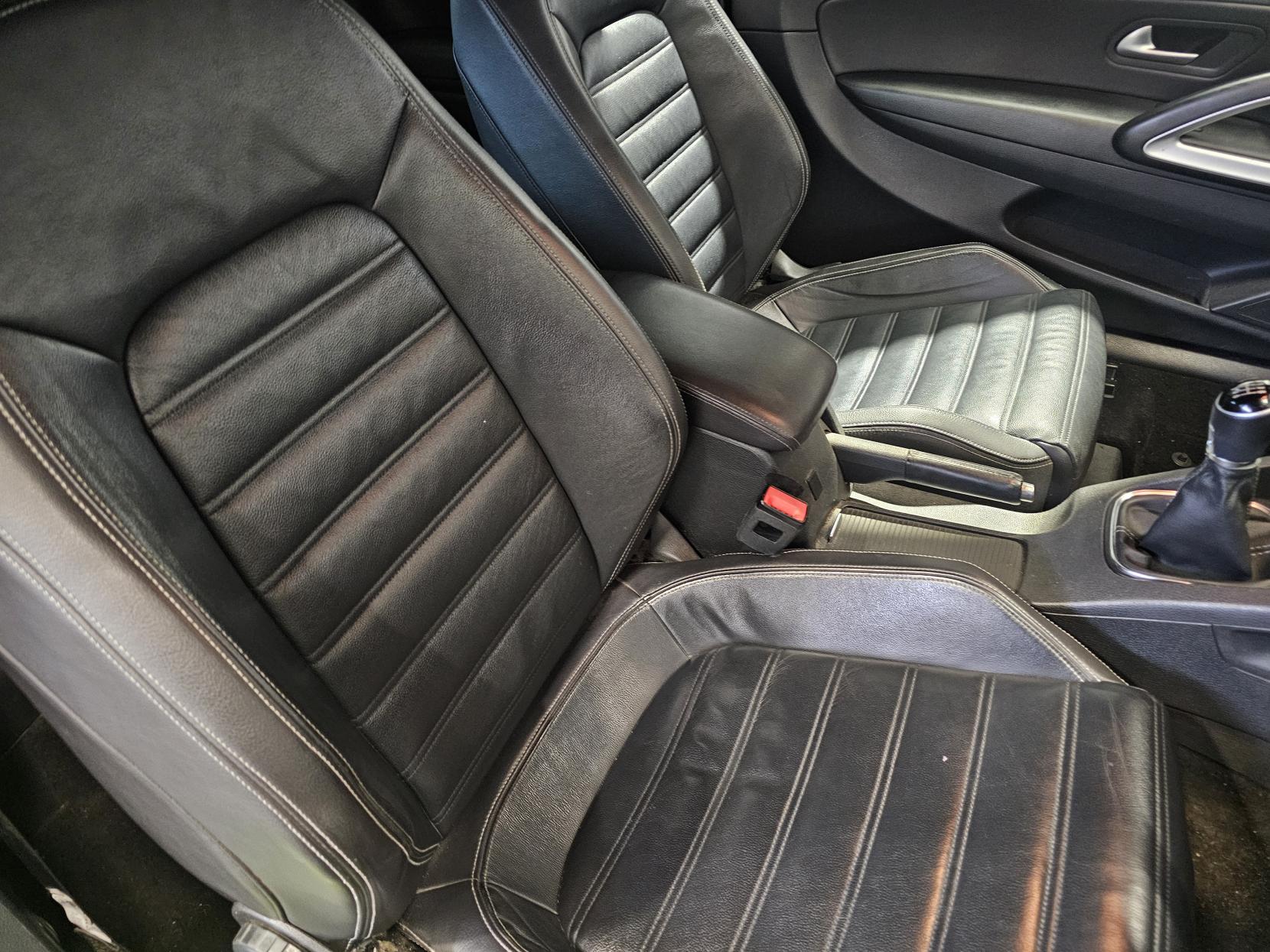 Volkswagen Scirocco 2.0 TDI BlueMotion Tech R-Line Hatchback 3dr Diesel Manual Euro 6 (s/s) (150 ps)