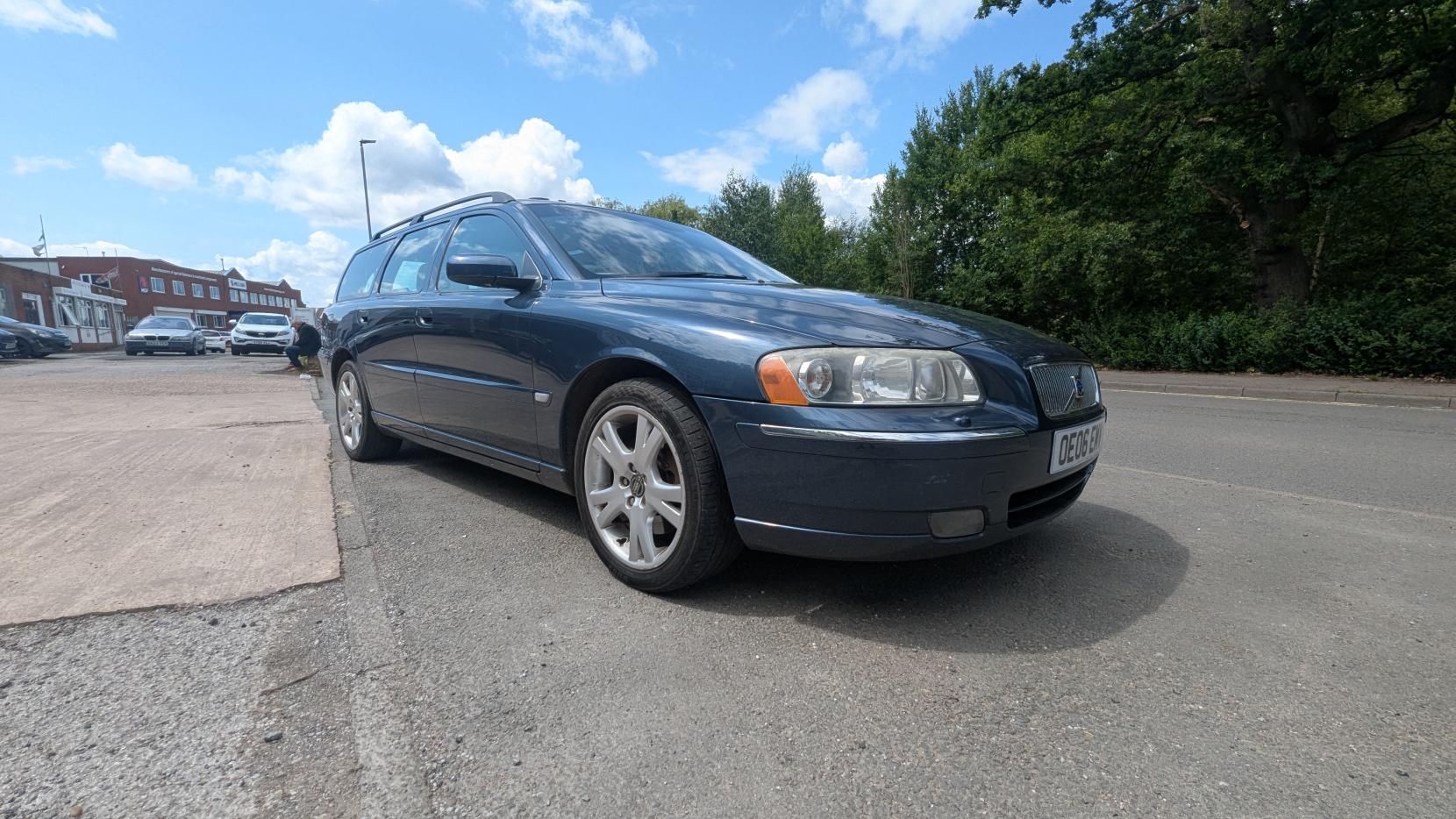 Volvo V70 2.4 D5 SE Estate 5dr Diesel Automatic (215 g/km, 185 bhp)
