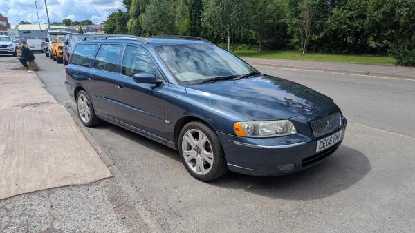Volvo V70 2.4 D5 SE Estate 5dr Diesel Automatic (215 g/km, 185 bhp)