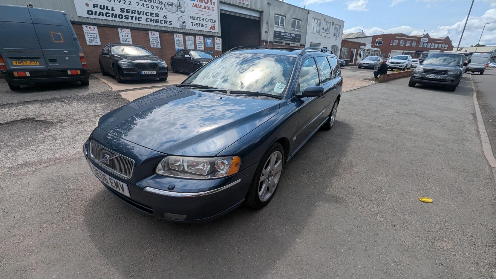 Volvo V70 2.4 D5 SE Estate 5dr Diesel Automatic (215 g/km, 185 bhp)