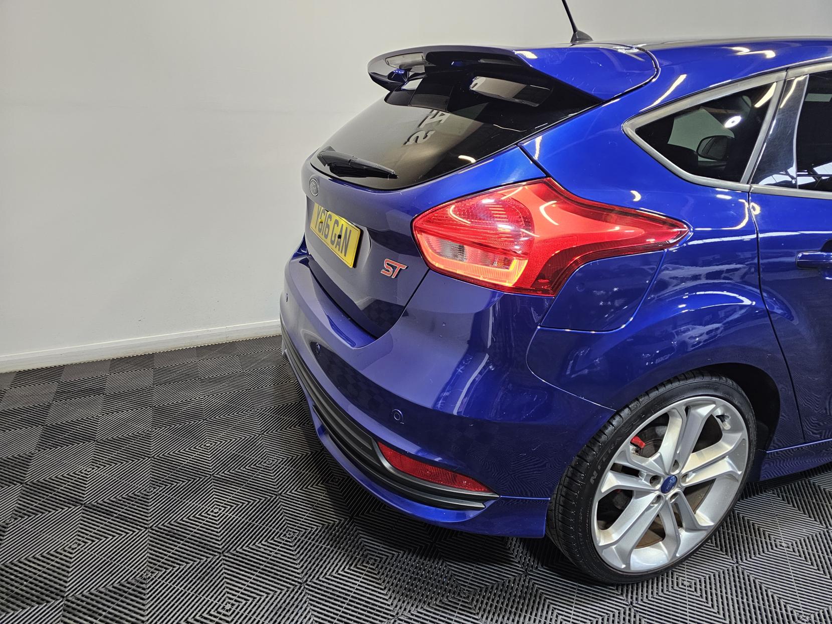 Ford Focus 2.0T EcoBoost ST-3 Hatchback 5dr Petrol Manual Euro 6 (s/s) (250 ps)