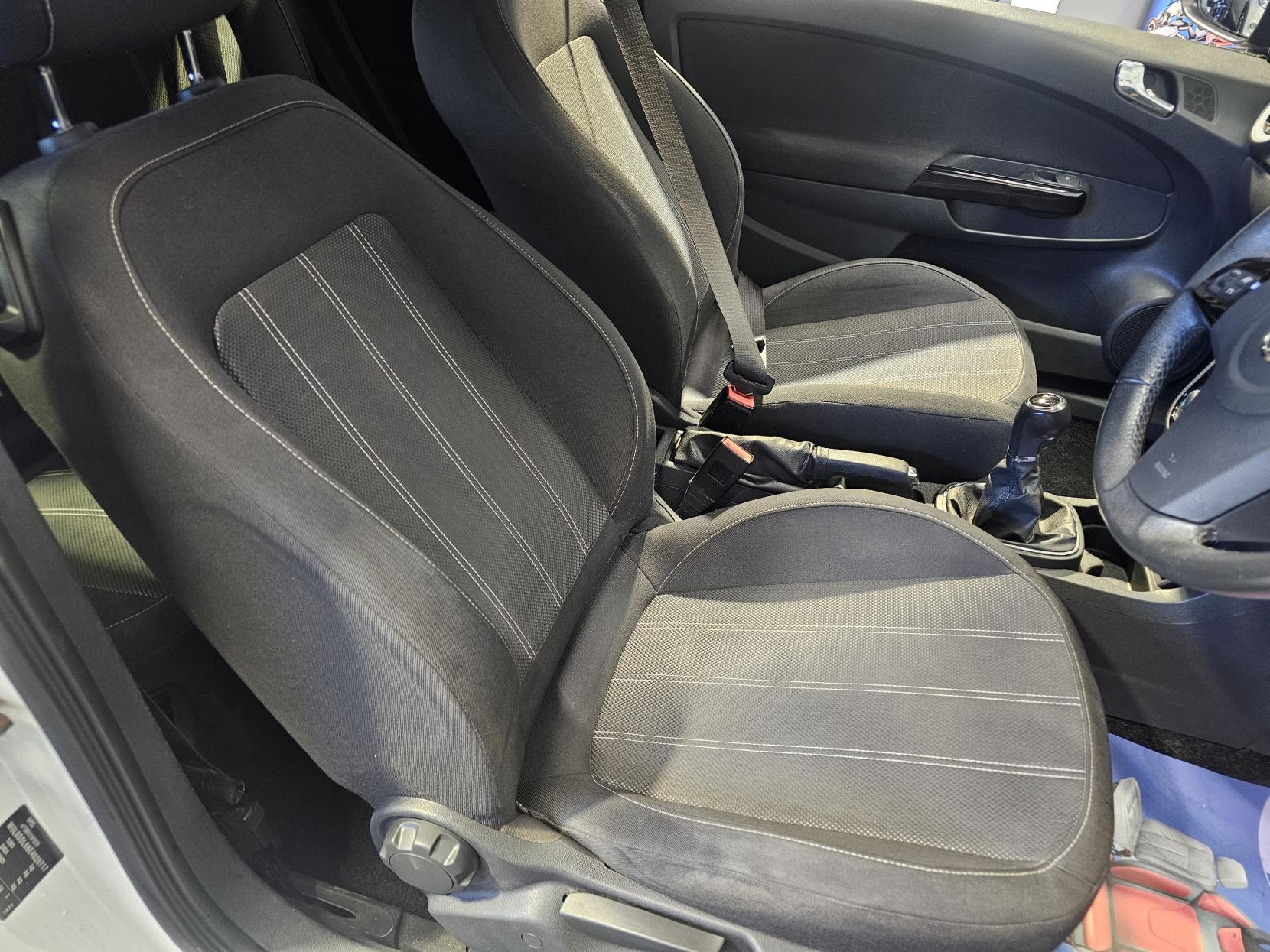 Vauxhall Corsa 1.2 16V Limited Edition Hatchback 3dr Petrol Manual Euro 5 (85 ps)