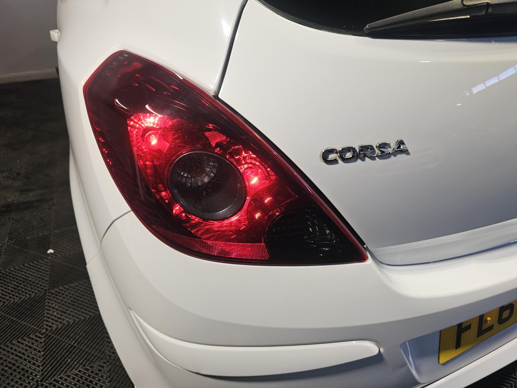 Vauxhall Corsa 1.2 16V Limited Edition Hatchback 3dr Petrol Manual Euro 5 (85 ps)