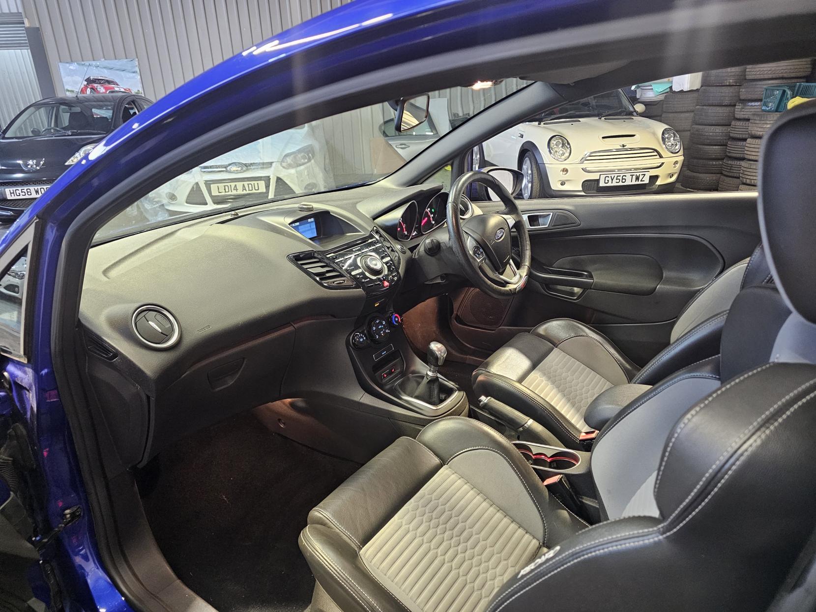 Ford Fiesta 1.6T EcoBoost ST-2 Hatchback 3dr Petrol Manual Euro 5 (182 ps)