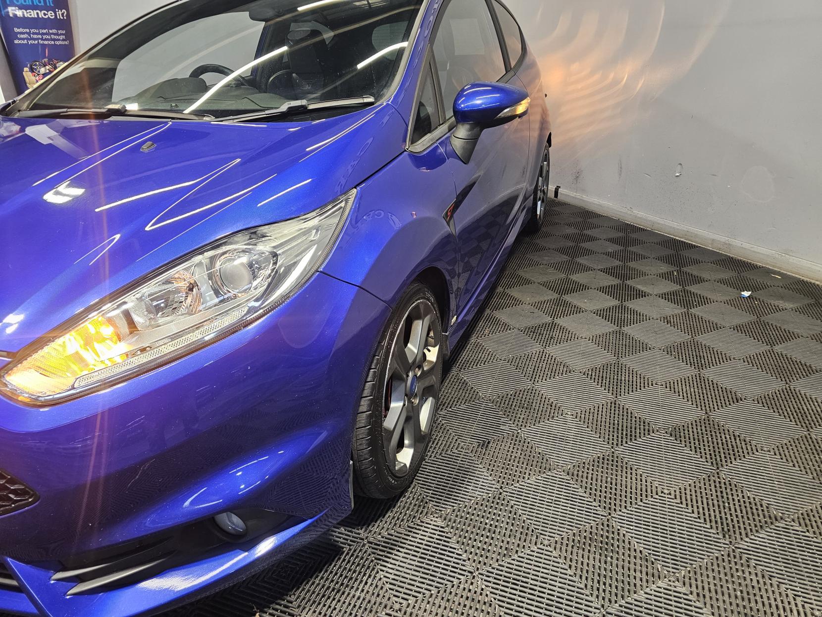 Ford Fiesta 1.6T EcoBoost ST-2 Hatchback 3dr Petrol Manual Euro 5 (182 ps)