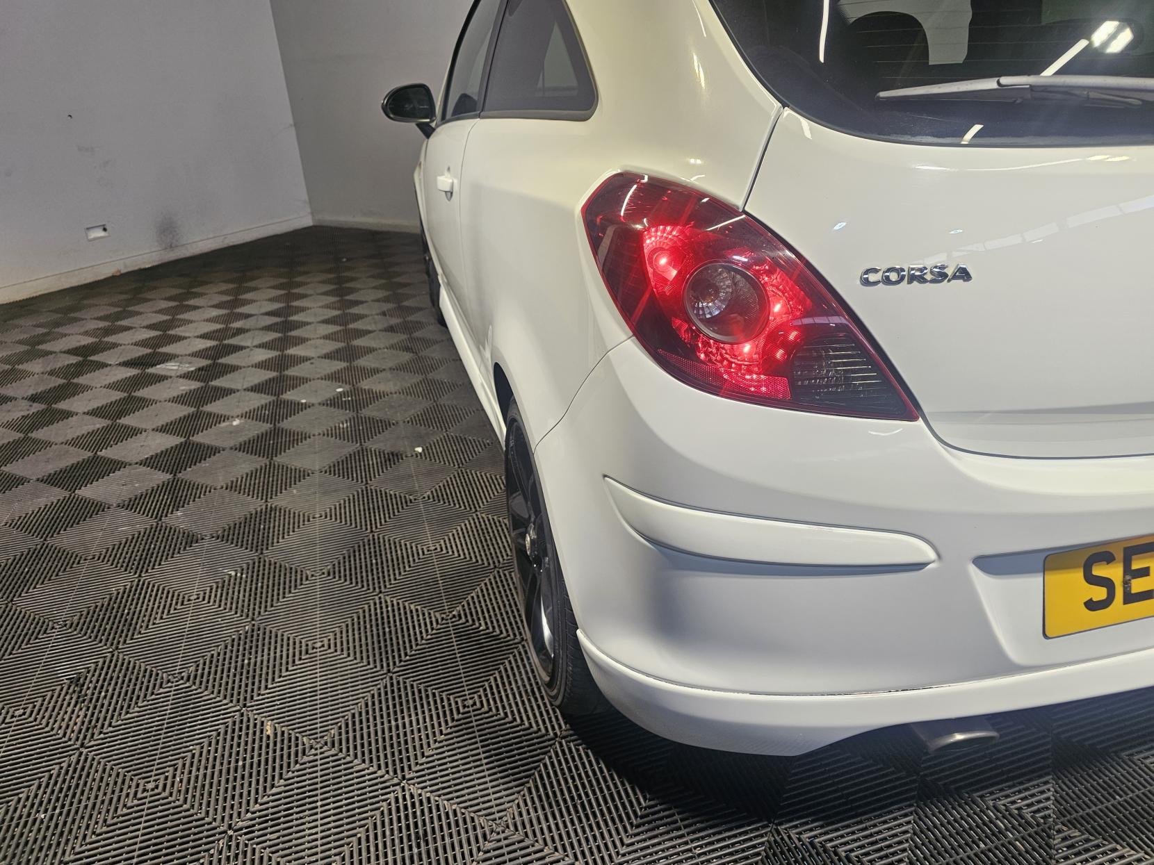 Vauxhall Corsa 1.2 16V Limited Edition Hatchback 3dr Petrol Manual Euro 5 (85 ps)