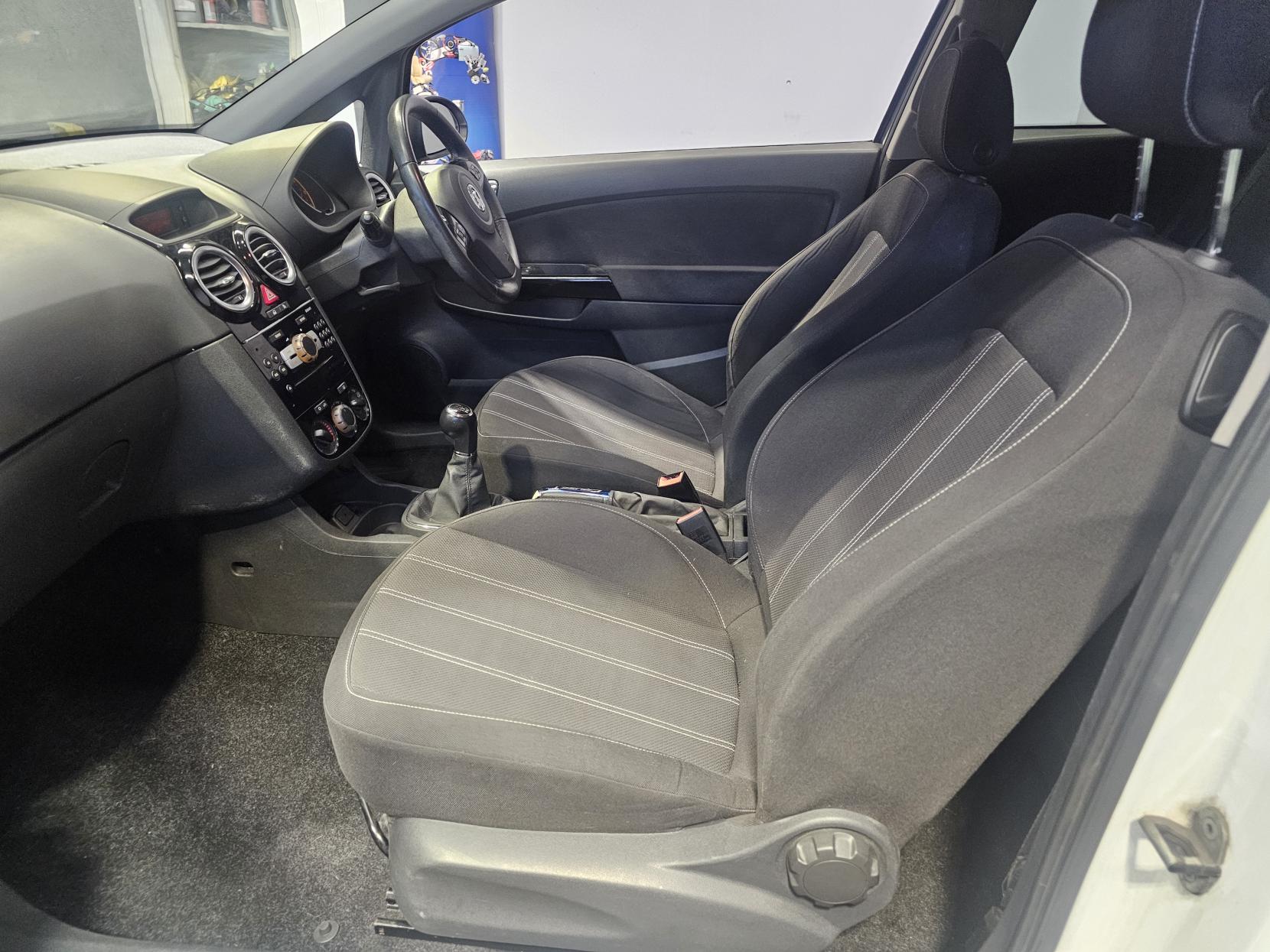 Vauxhall Corsa 1.2 16V Limited Edition Hatchback 3dr Petrol Manual Euro 5 (85 ps)