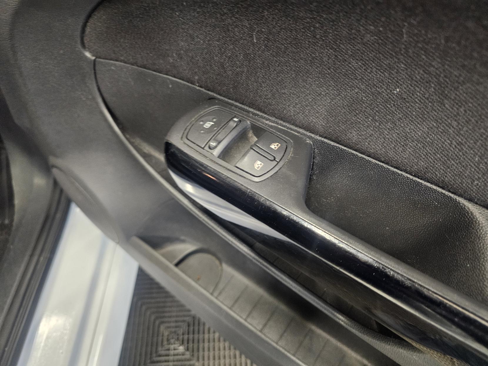 Vauxhall Corsa 1.2 16V Limited Edition Hatchback 3dr Petrol Manual Euro 5 (85 ps)