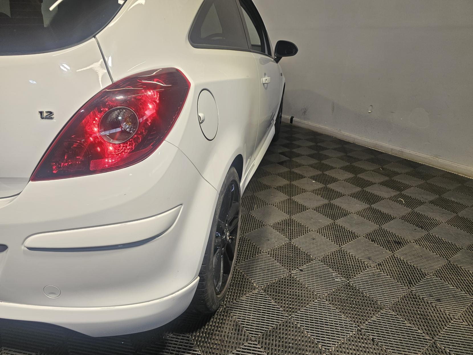 Vauxhall Corsa 1.2 16V Limited Edition Hatchback 3dr Petrol Manual Euro 5 (85 ps)