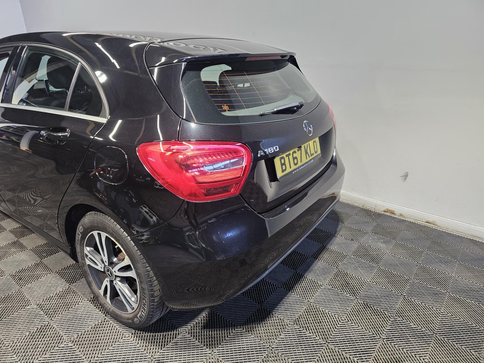 Mercedes-Benz A Class 1.6 A180 SE Hatchback 5dr Petrol Manual Euro 6 (s/s) (122 ps)