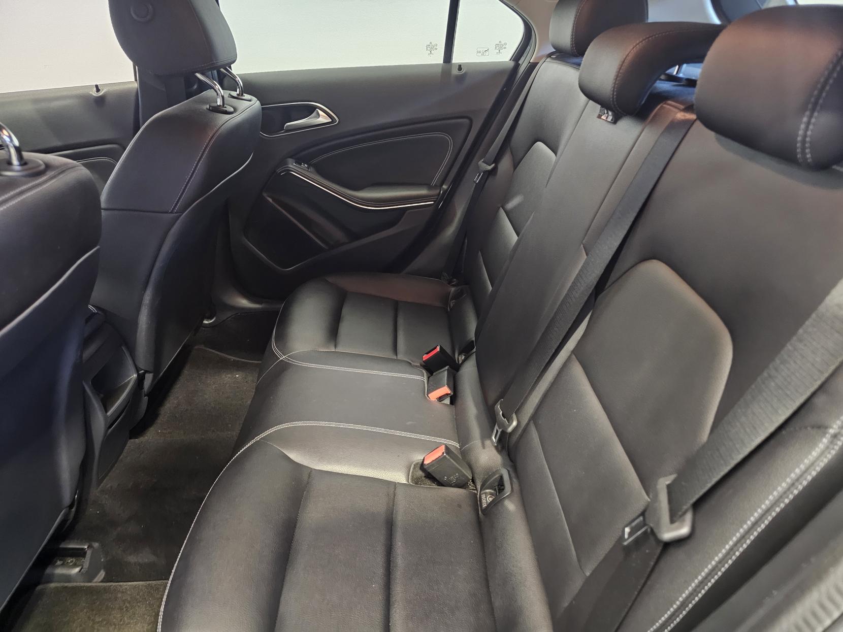 Mercedes-Benz A Class 1.6 A180 SE Hatchback 5dr Petrol Manual Euro 6 (s/s) (122 ps)