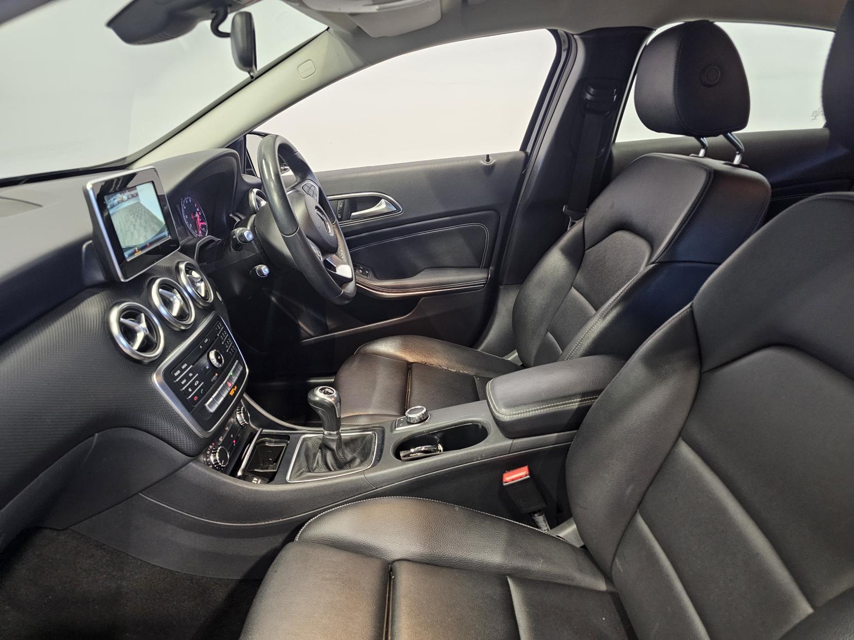 Mercedes-Benz A Class 1.6 A180 SE Hatchback 5dr Petrol Manual Euro 6 (s/s) (122 ps)