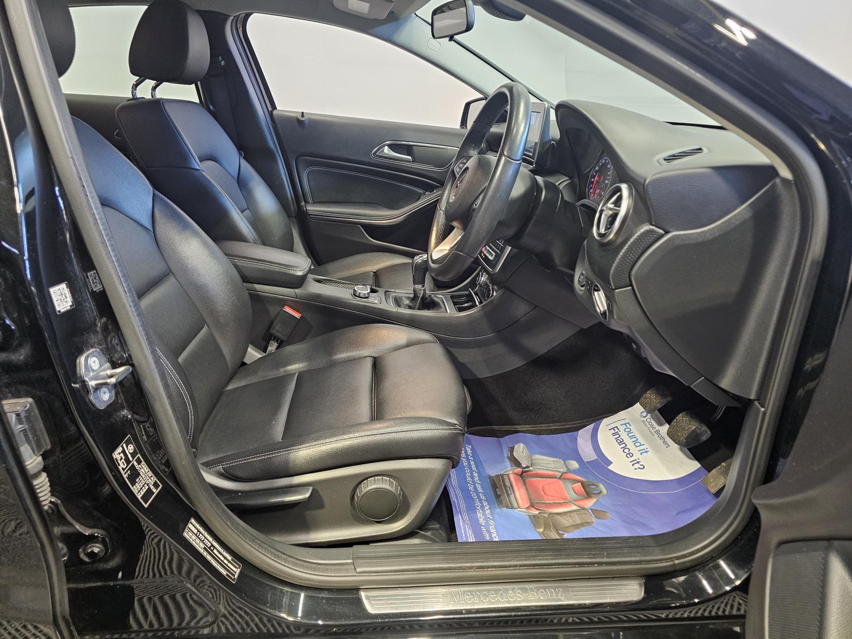 Mercedes-Benz A Class 1.6 A180 SE Hatchback 5dr Petrol Manual Euro 6 (s/s) (122 ps)