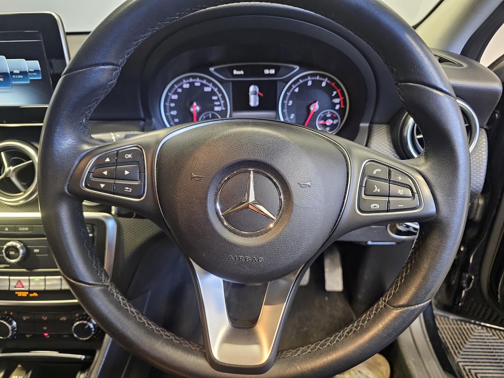 Mercedes-Benz A Class 1.6 A180 SE Hatchback 5dr Petrol Manual Euro 6 (s/s) (122 ps)