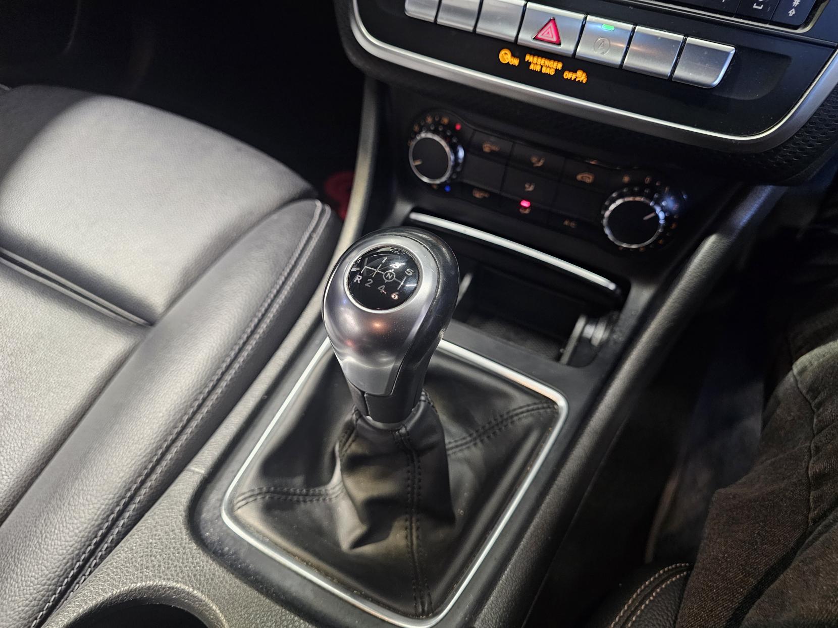 Mercedes-Benz A Class 1.6 A180 SE Hatchback 5dr Petrol Manual Euro 6 (s/s) (122 ps)