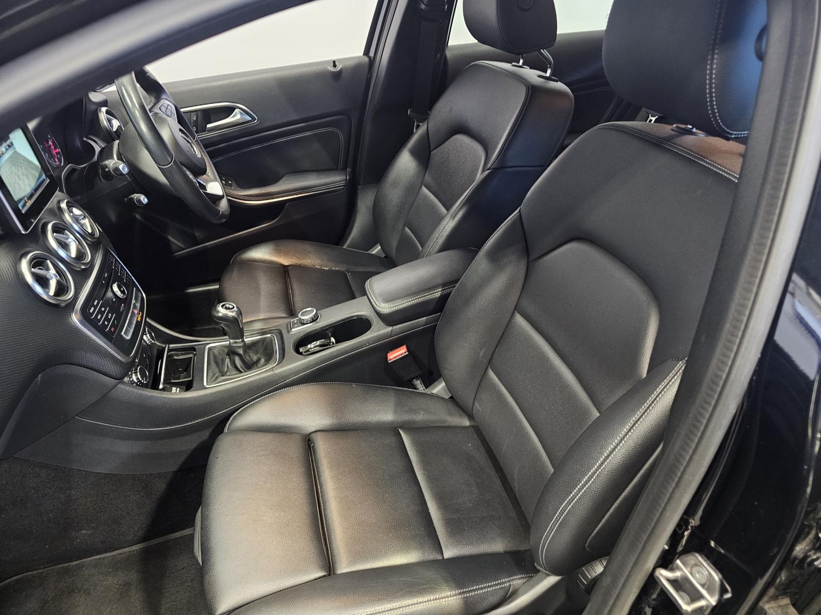 Mercedes-Benz A Class 1.6 A180 SE Hatchback 5dr Petrol Manual Euro 6 (s/s) (122 ps)