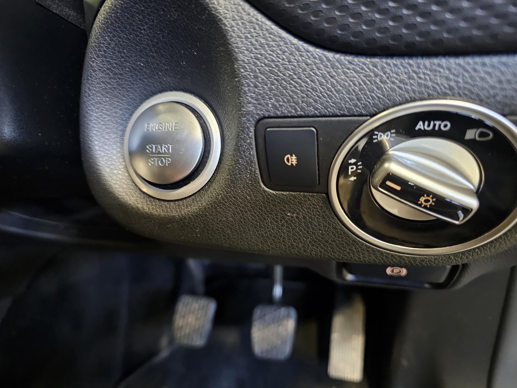 Mercedes-Benz A Class 1.6 A180 SE Hatchback 5dr Petrol Manual Euro 6 (s/s) (122 ps)