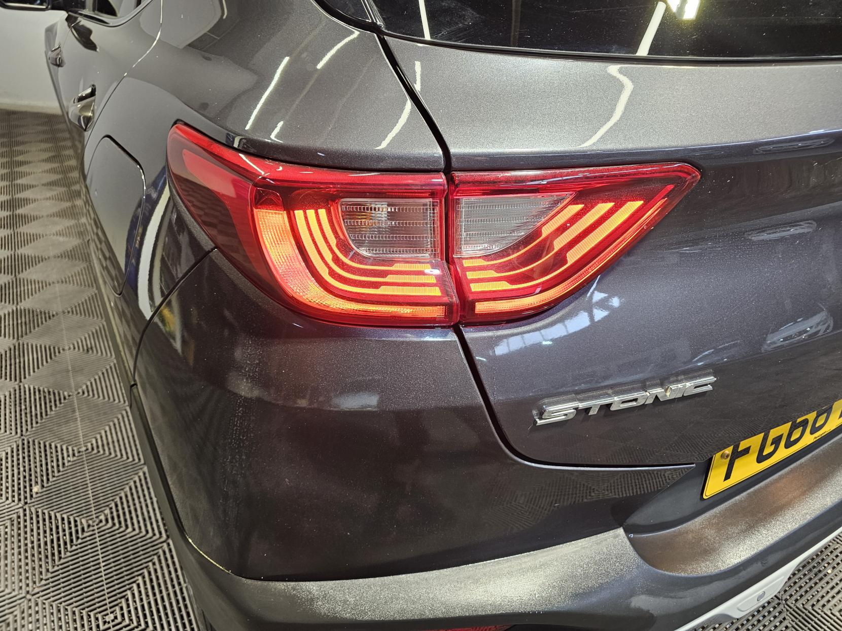 Kia Stonic 1.0 T-GDi First Edition SUV 5dr Petrol Manual Euro 6 (s/s) (118 bhp)