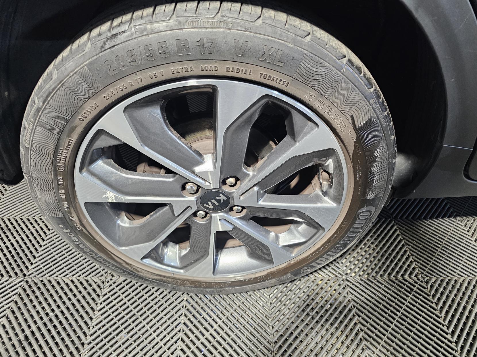 Kia Stonic 1.0 T-GDi First Edition SUV 5dr Petrol Manual Euro 6 (s/s) (118 bhp)